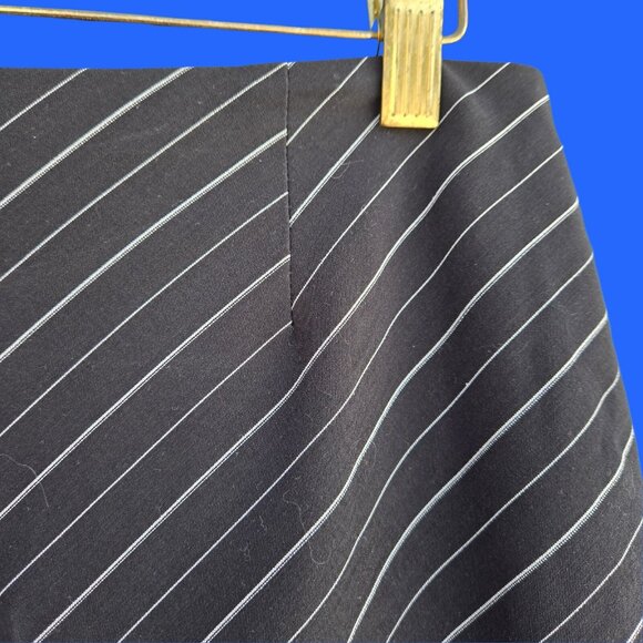 Y2K Black Pinstriped Pleated Mini Skirt Size S Academia Office Goth Emo Preppy - Picture 4 of 5